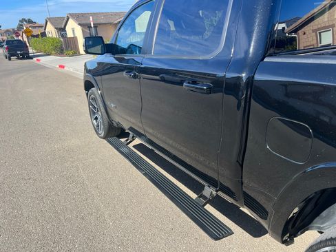 Used 2019 RAM 1500 Laramie image 9