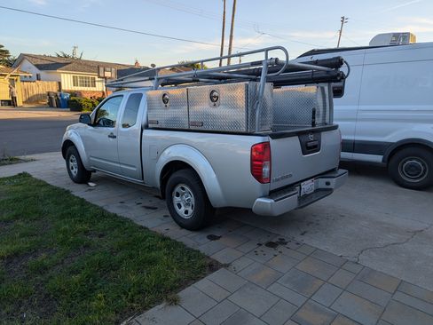 Used 2018 Nissan Frontier S image 5