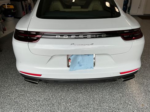 Used 2019 Porsche Panamera 4 image 1