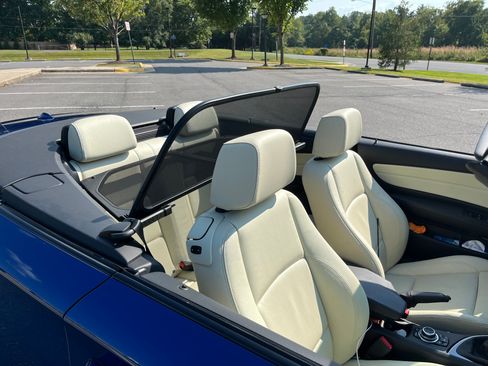 Used 2011 BMW 135i Convertible image 14
