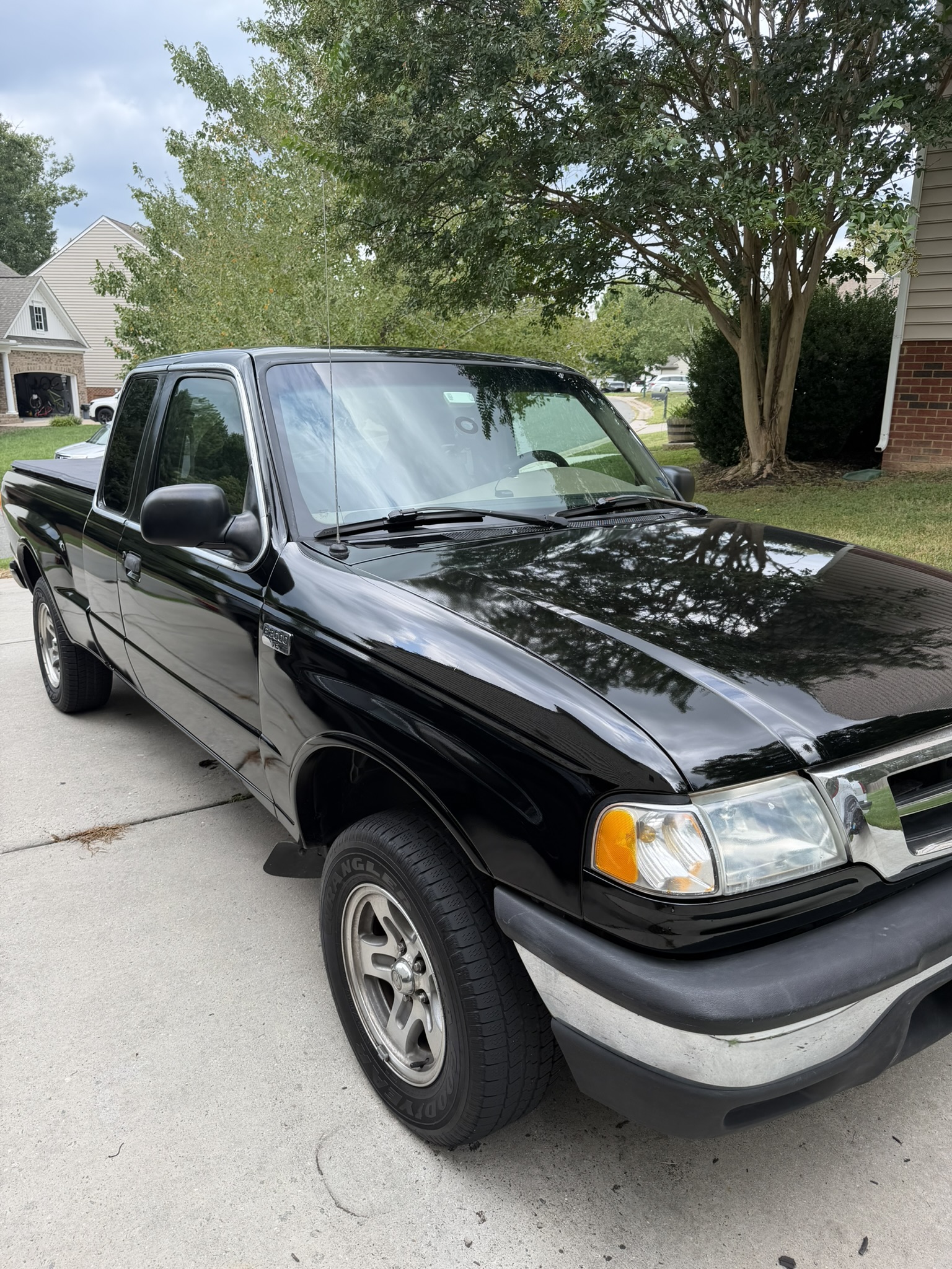 Used 2001 MAZDA B-Series Pickup 2WD Cab Plus B3000 image 1