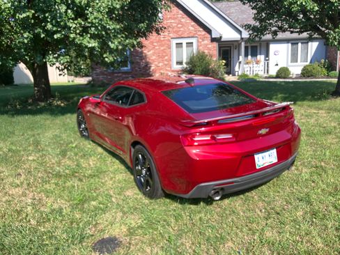 Used 2017 Chevrolet Camaro LT RWD image 12