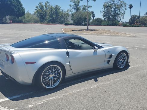 Used 2009 Chevrolet Corvette ZR1 w/ Preferred Equipment Group image 4