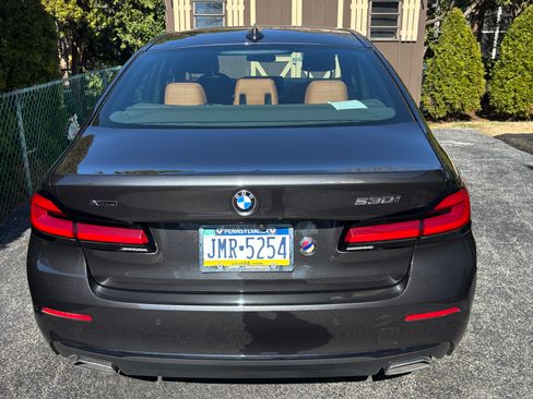 Used 2023 BMW 530i xDrive 530i xDrive Sedan 4D w/ Premium Package image 5