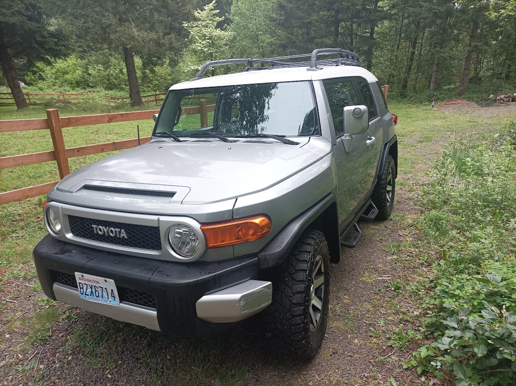 Used 2010 Toyota FJ Cruiser 4WD image 1