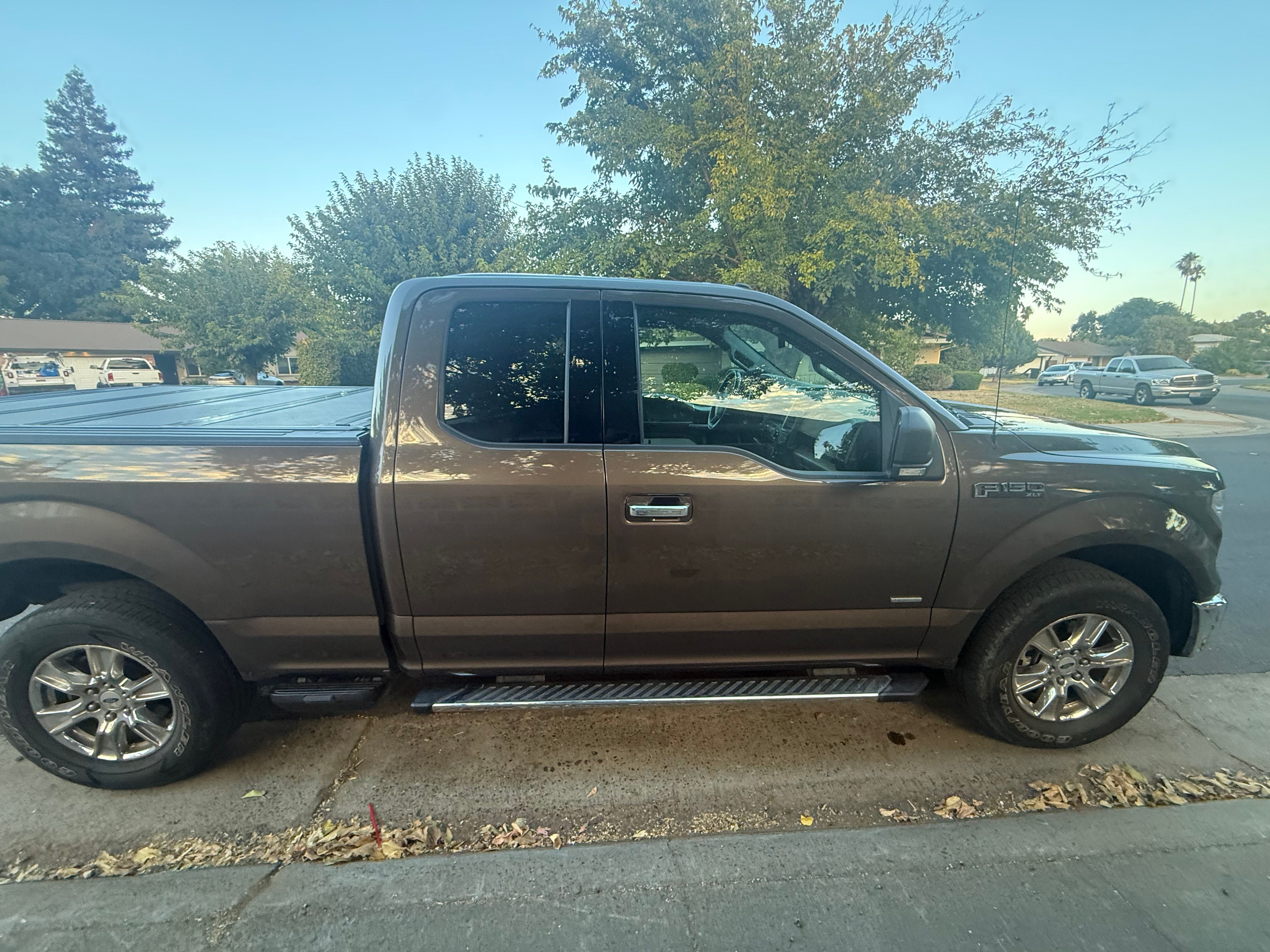 Used 2017 Ford F150 XLT w/ Equipment Group 302A Luxury AWD/4WD image 6