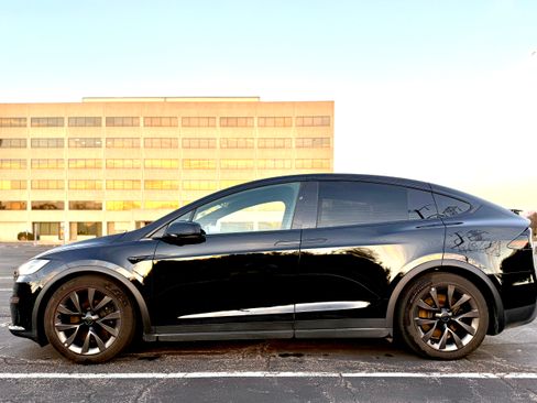 Used 2023 Tesla Model X image 5