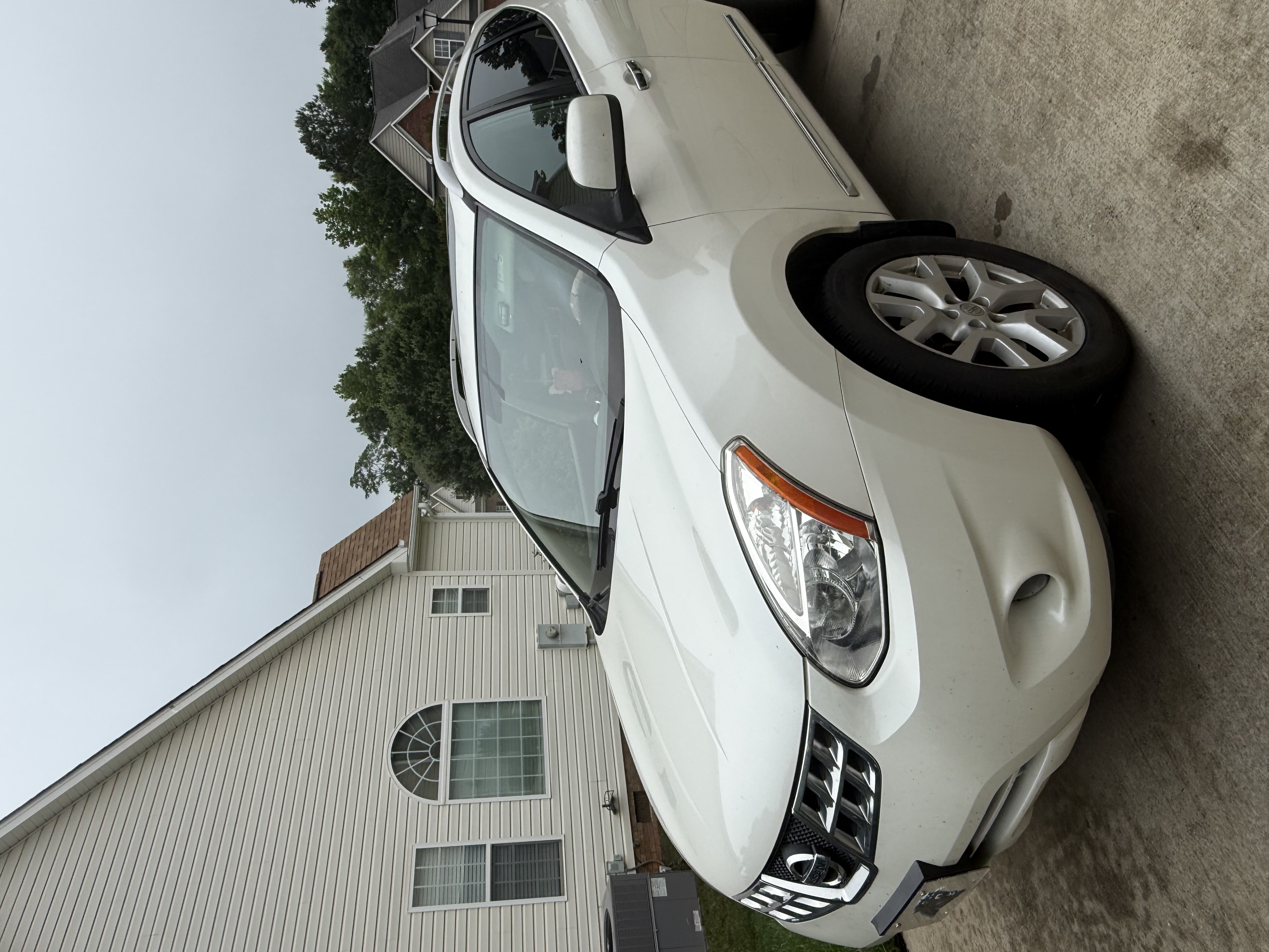 Used 2011 Nissan Rogue SV w/ SL Pkg AWD/4WD image 1
