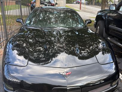 Used 2002 Chevrolet Corvette Coupe w/ Preferred Equipment Group1