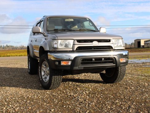 Used 2002 Toyota 4Runner SR5 image 1