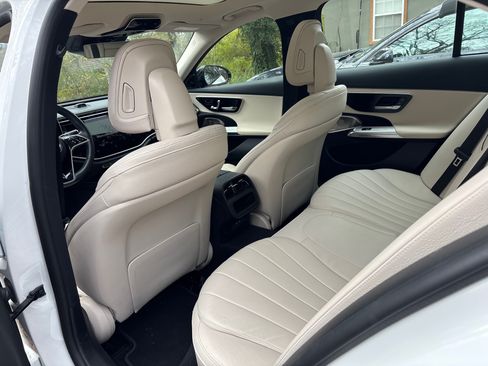 Used 2024 Mercedes-Benz E 350 E 350 4MATIC Sedan 4D image 10