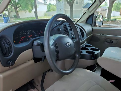 Used 2008 Ford E-350 and Econoline 350 XLT image 4