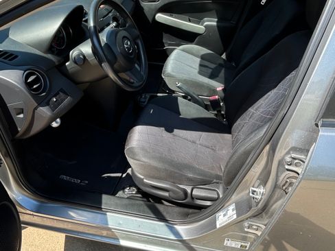 Used 2014 MAZDA MAZDA2 Sport FWD image 8