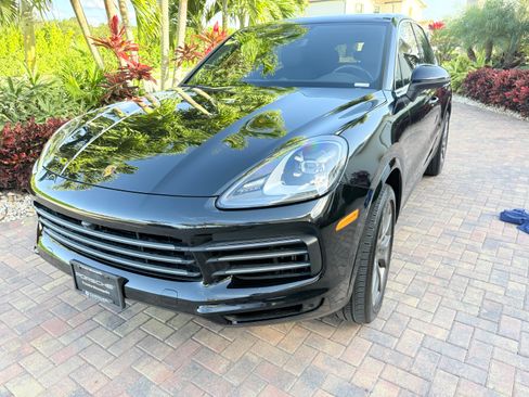 Used 2023 Porsche Cayenne Sport Utility 4D image 8
