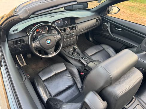 Used 2011 BMW M3 Convertible image 8