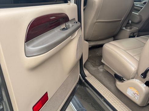 Used 2004 Ford Excursion Limited image 8