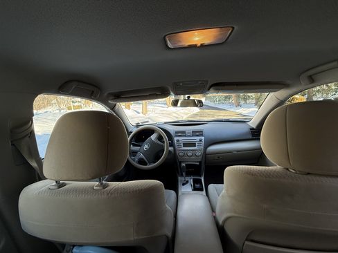 Used 2011 Toyota Camry LE w/ LE Extra-Value Pkg image 10