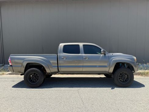 Used 2009 Toyota Tacoma PreRunner RWD image 1