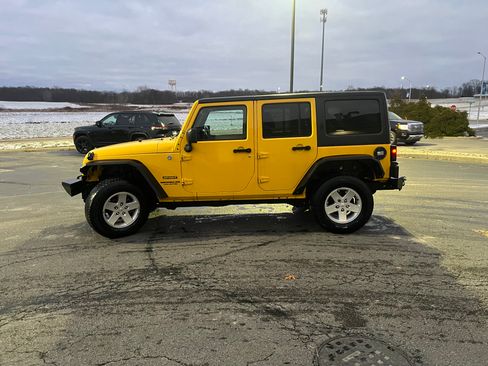 Used 2011 Jeep Wrangler Unlimited Sport image 1
