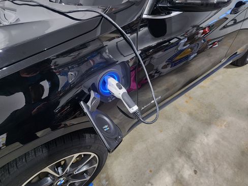 Used 2017 BMW X5 xDrive40e image 23