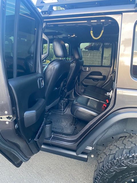 Used 2020 Jeep Wrangler Unlimited Sahara AWD/4WD image 14