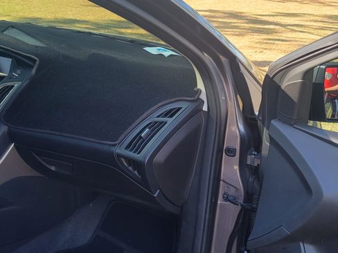 Used 2012 Ford Focus SEL image 5