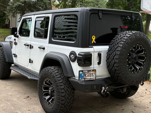 Used 2021 Jeep Wrangler Unlimited Sport w/ Technology Group AWD/4WD image 11