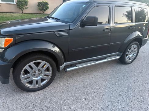 Used 2010 Dodge Nitro Heat w/ Chrome Accents Group image 2