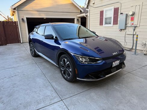 Used 2022 Kia EV6 Wind image 1