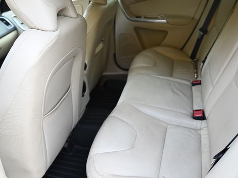 Used 2014 Volvo XC60 T6 AWD/4WD image 14