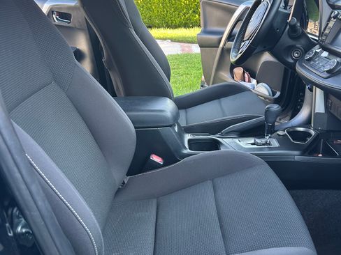 Used 2017 Toyota RAV4 XLE w/ Carpet Mat Package FWD image 22