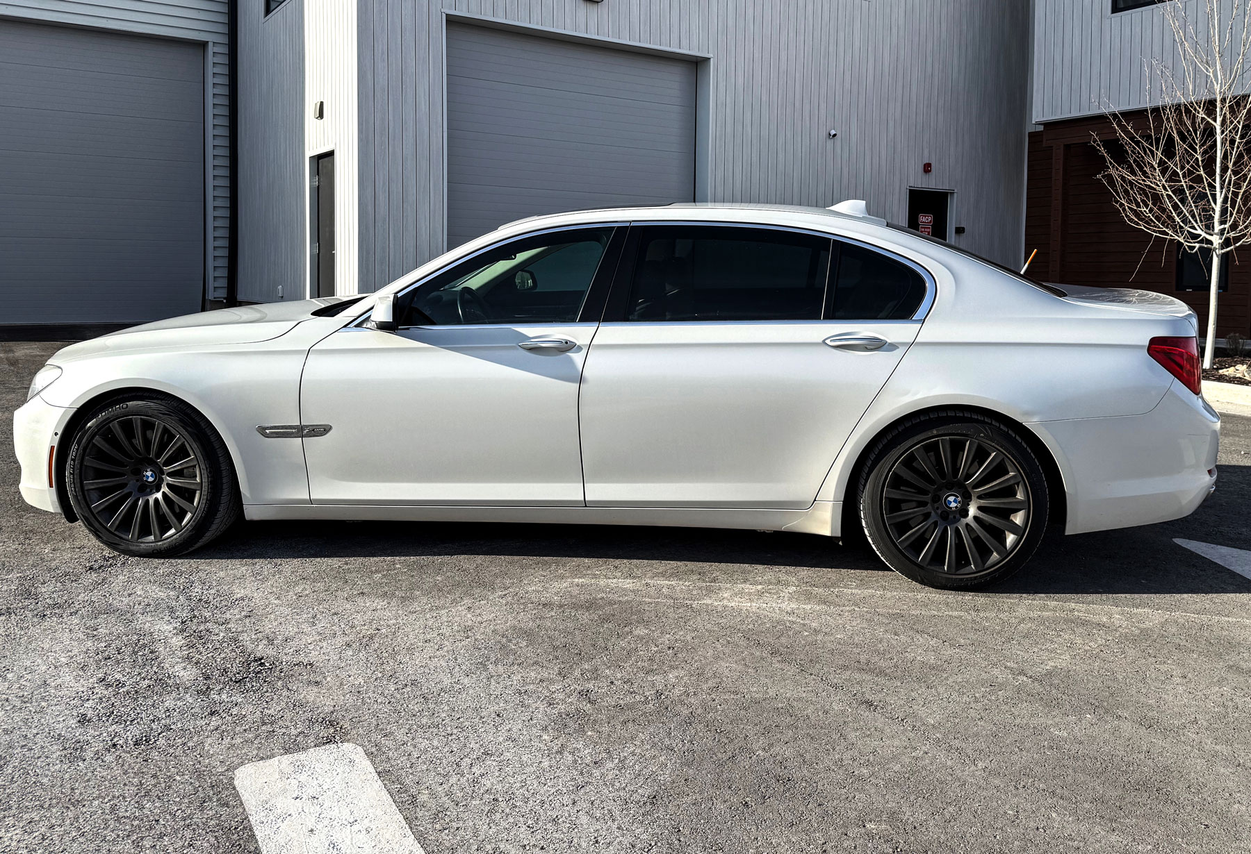 Used 2010 BMW 750Li xDrive AWD/4WD image 5