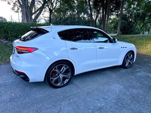 Used 2021 Maserati Levante AWD/4WD image 14