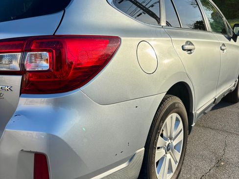 Used 2017 Subaru Outback 2.5i Premium image 13