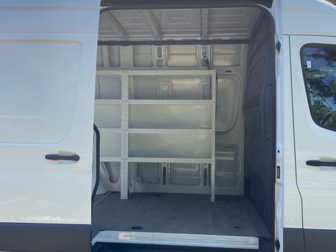 Used 2020 Mercedes-Benz Sprinter 2500 image 15