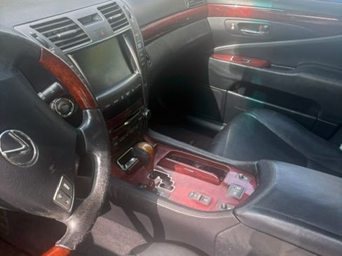 Used 2008 Lexus LS 460 RWD image 2