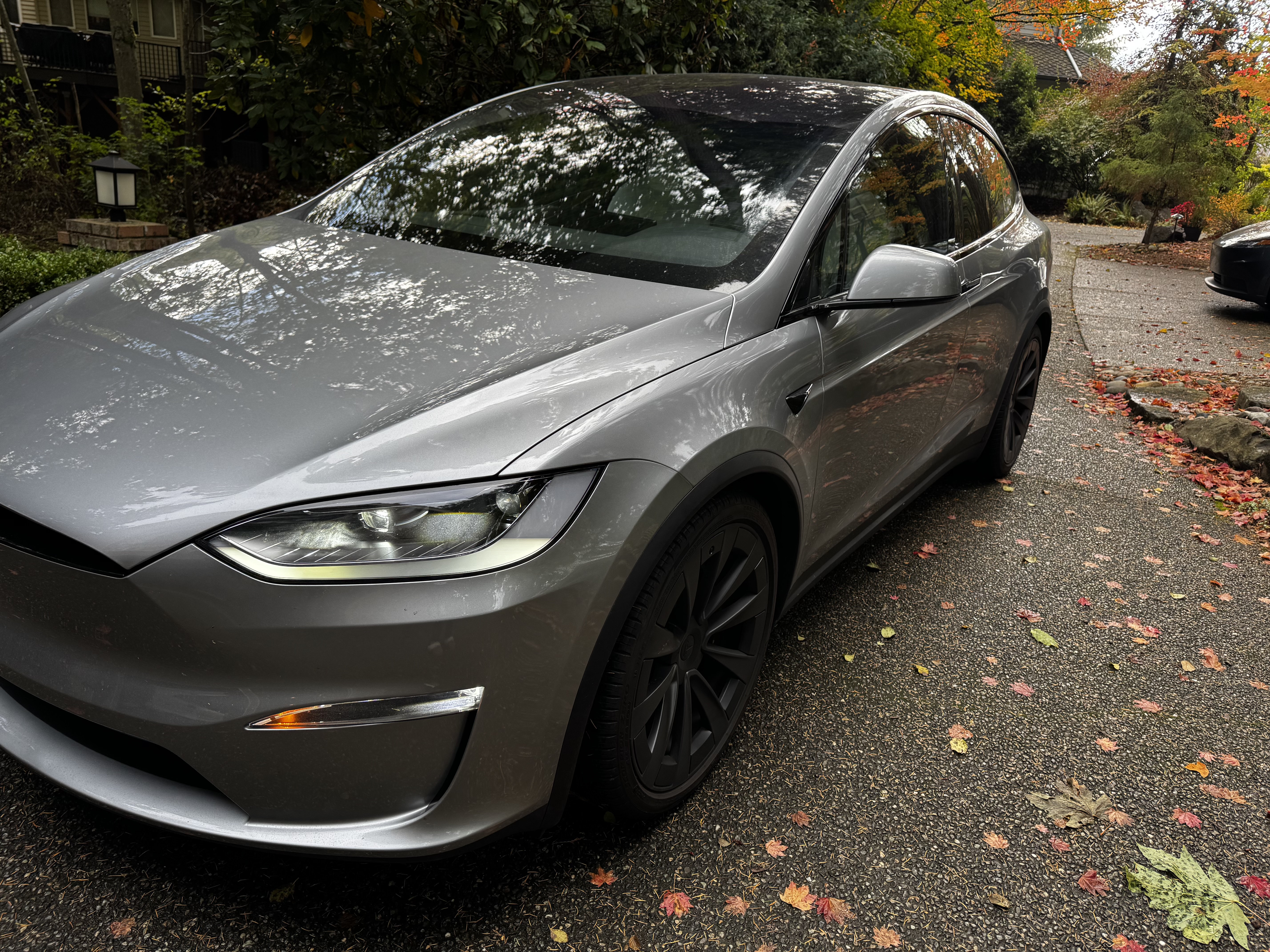 Used 2024 Tesla Model X AWD/4WD image 2