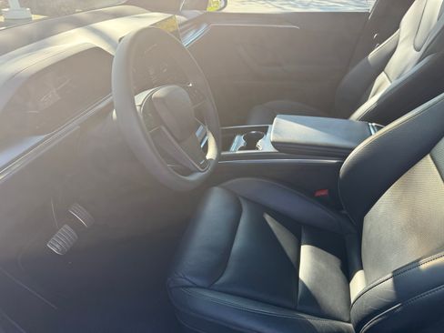 Used 2022 Tesla Model X Plaid image 13