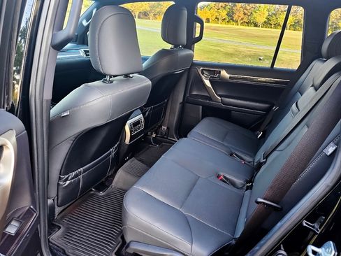 Used 2021 Lexus GX 460 Premium w/ Premium Package AWD/4WD image 16