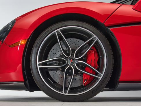 Used 2017 McLaren 570S Coupe RWD image 13