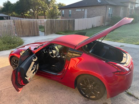 Used 2019 Nissan 370Z Coupe RWD image 5