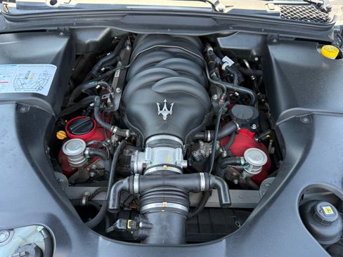 Used 2014 Maserati GranTurismo Sport RWD image 15