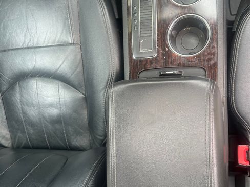 Used 2017 Chevrolet Traverse LT w/ Style and Technology Package FWD image 17