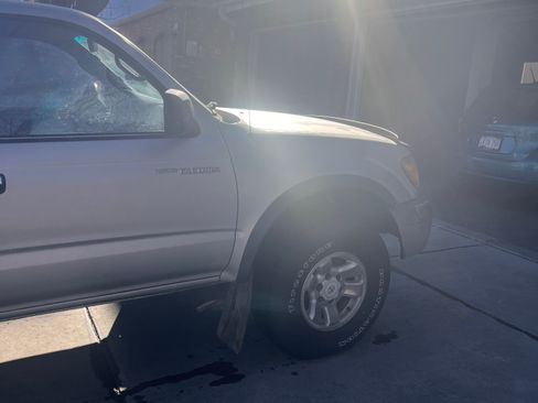 Used 2000 Toyota Tacoma PreRunner image 8