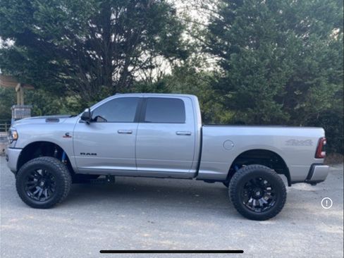 Used 2020 RAM 2500 Big Horn w/ Level 2 Equipment Group image 9