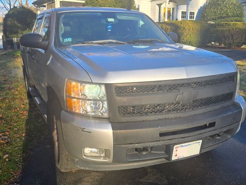 Used 2011 Chevrolet Silverado 1500 LT w/ All-Star Edition image 2