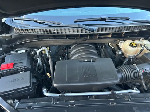 Used 2021 Chevrolet Tahoe LT w/ LT Signature Package image 19