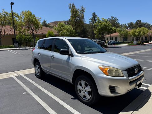 Used 2009 Toyota RAV4 2WD image 2