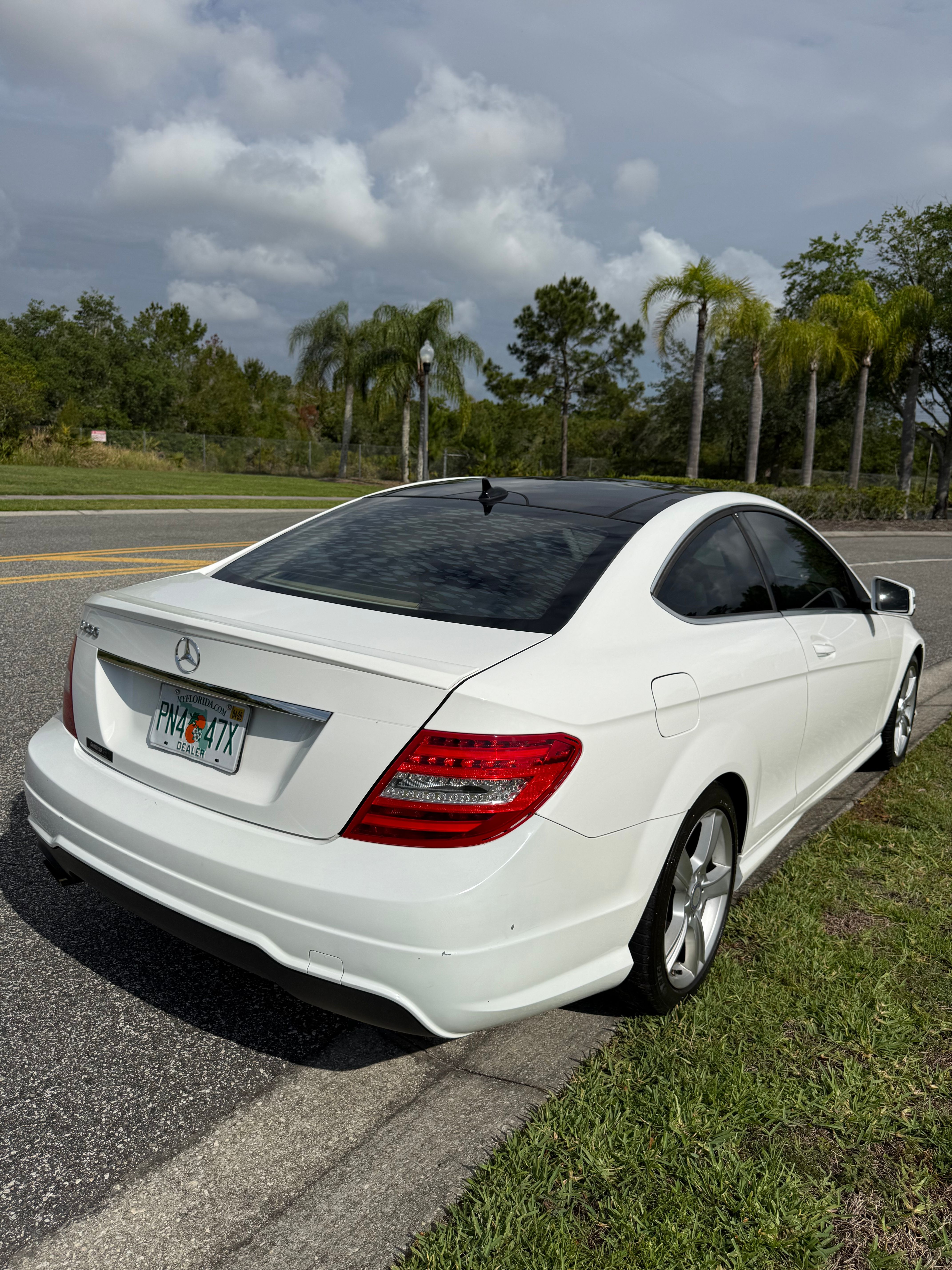 Used 2015 Mercedes-Benz C 250 Coupe image 9