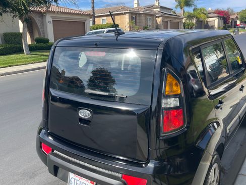 Used 2011 Kia Soul FWD image 4